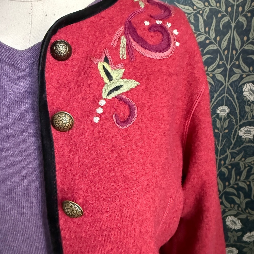 Icelandic Design Red Embroidered Cardigan Wool Sweater - Picture 5 of 11